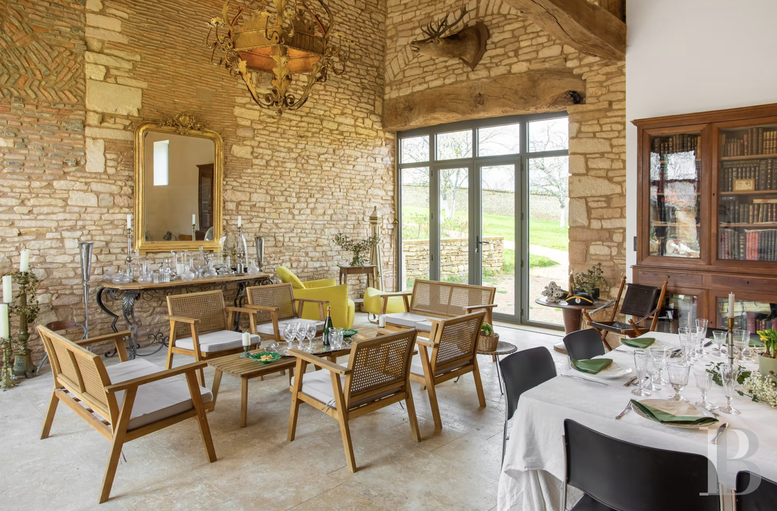 En Saône-et-Loire, dans le village de Lancharre, deux maisons du 17e siècle dans un domaine dédié à la villégiature - photo  n°25